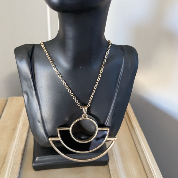 Elegant Gold and Black Geometric Pendant With Necklace - Picture 1 of 11